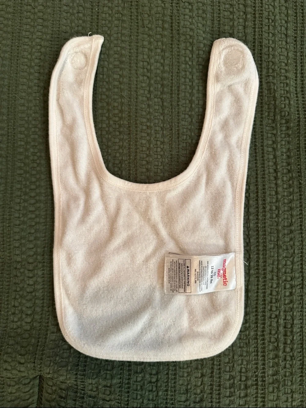 NWOT Magnetic Me Baby Bibs Set